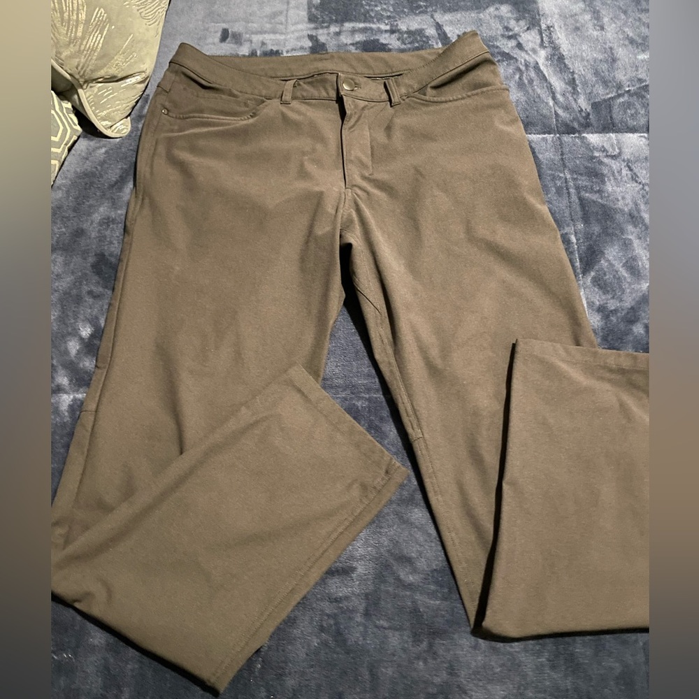 Lululemon mens ABC Slim Pant 34 black pants.
